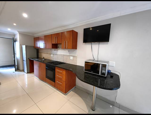 2 BEDROOM APARTMENT FOR SALE IN UMHLANGA RIDGE